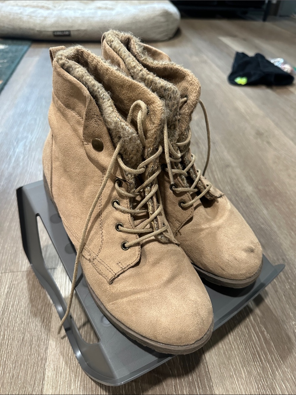 Cozy Lace-Up Ankle Boots in Tan with Faux Fur Lining